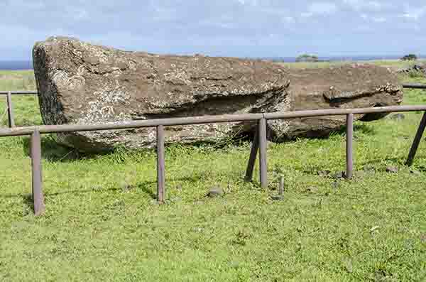 41 - Chile - isla de Rapa Nui o Pascua - sendero Te Ara O Te Moai